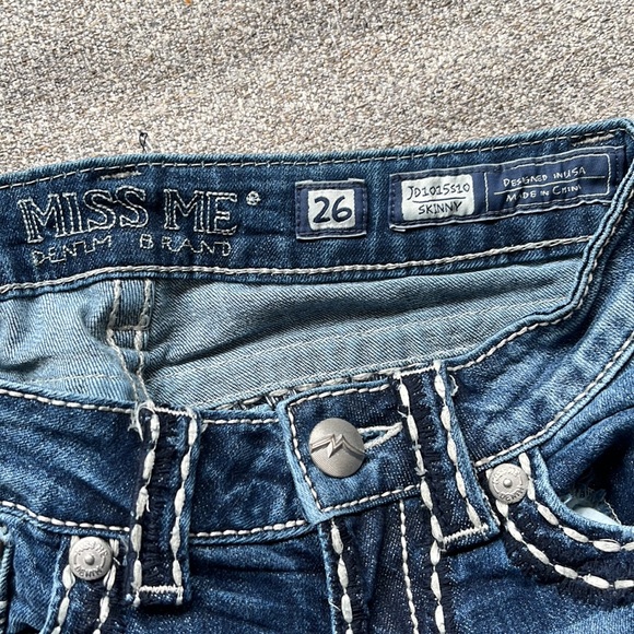 Miss Me Skinny Jeans Distressed. Size 26. - Picture 5 of 6